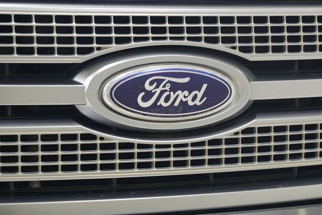 2009 Ford F-150 Platinum 4x4 4dr SuperCrew Styleside 6.5 ft. SB | Houston, TX | Houston Auto Credit 2009 Ford F-150 Platinum 4x4 4dr SuperCrew Styleside 6.5 ft. SB | Houston, TX | Houston Auto Credit