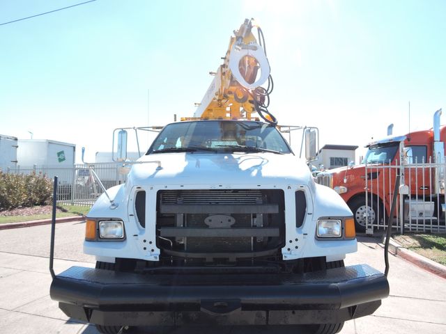 2009 Ford F-750  Terex Excavator Truck 