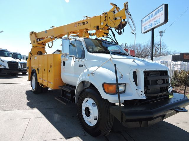2009 Ford F-750  Terex Excavator Truck 