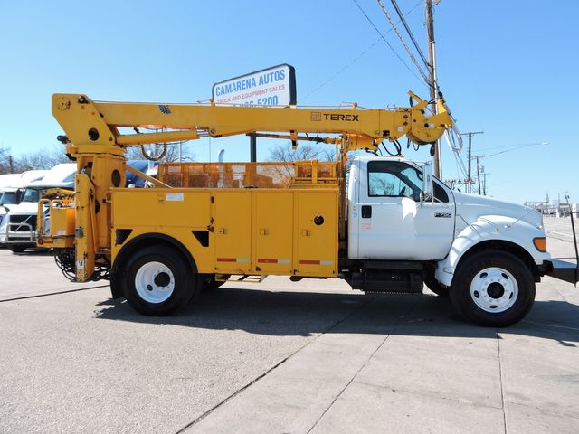 2009 Ford F-750  Terex Excavator Truck 