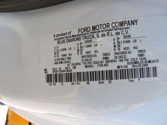 2009 Ford F-750  Terex Excavator Truck 