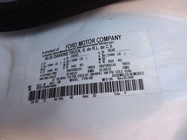 2009 Ford F-750  Terex Excavator Truck 