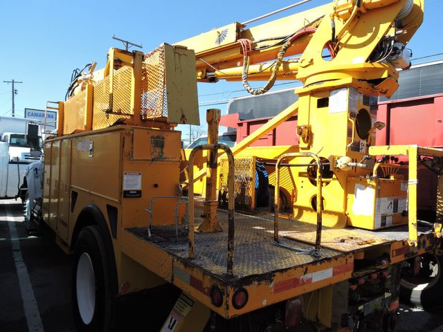 2009 Ford F-750  Terex Excavator Truck 