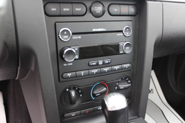 2009 Ford Mustang GT Premium | Granite City, Illinois | MasterCars Company Inc. 2009 Ford Mustang GT Premium | Granite City, Illinois | MasterCars Company Inc.