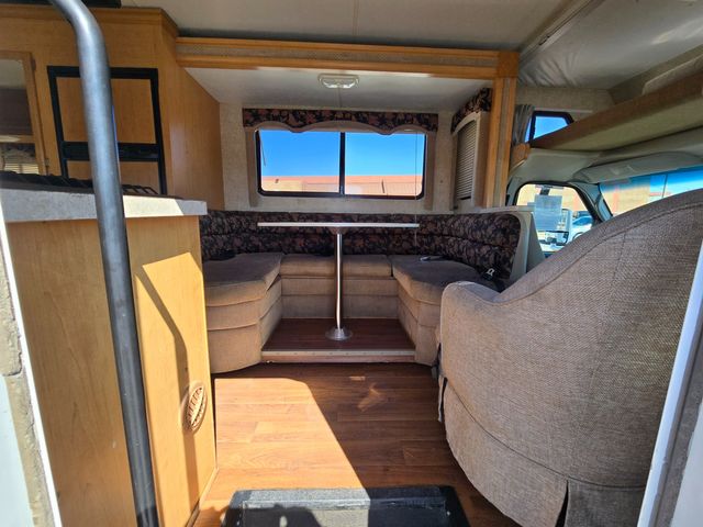 2009 Four Winds Chateau M-25 C 2009 Four Winds Chateau M-25 C