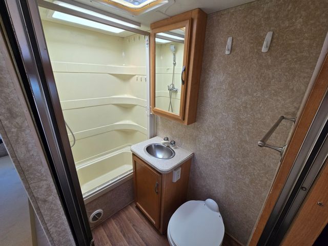 2009 Four Winds Chateau M-25 C