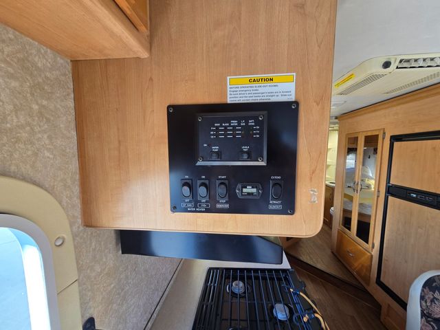 2009 Four Winds Chateau M-25 C 2009 Four Winds Chateau M-25 C