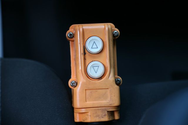 2009 GMC 3500HD EXTENDED CAB MASON DUMP 6.0L V8  48K ACTUAL MILES 