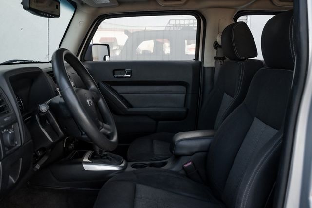 2009 Hummer H3 Alpha Adventure Pkg Rear DVD Moonroof Rear Camera 2009 Hummer H3 Alpha Adventure Pkg Rear DVD Moonroof Rear Camera