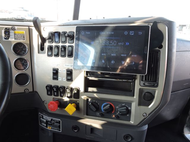 2009 Mack CXU613 Tri-Axel Dump Truck 