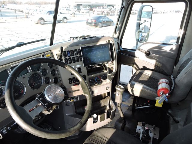 2009 Mack CXU613 Tri-Axel Dump Truck 