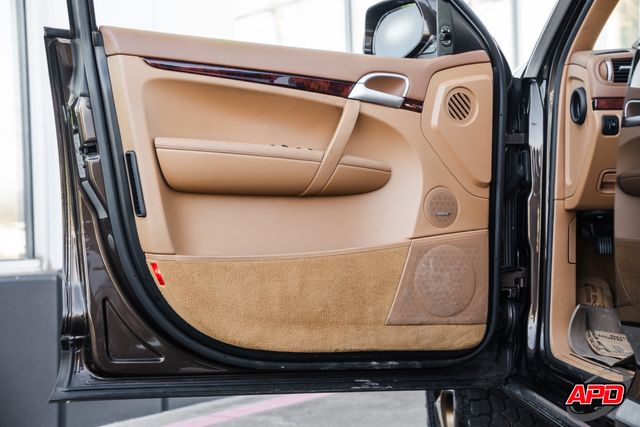 2009 Porsche Cayenne Overland No. 001