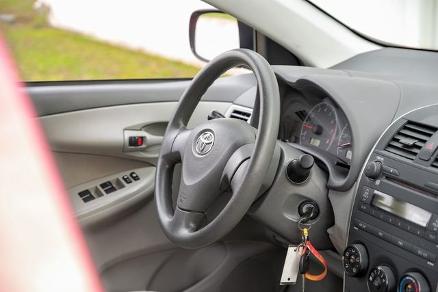 2009 Toyota Corolla LE Power Windows & Locks AUX Tilt/Telescope Wheel 2009 Toyota Corolla LE Power Windows & Locks AUX Tilt/Telescope Wheel