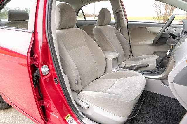 2009 Toyota Corolla LE Power Windows & Locks AUX Tilt/Telescope Wheel 2009 Toyota Corolla LE Power Windows & Locks AUX Tilt/Telescope Wheel