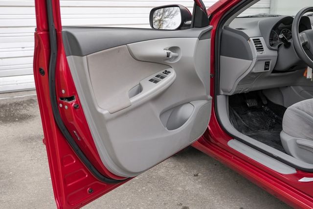 2009 Toyota Corolla LE Power Windows & Locks AUX Tilt/Telescope Wheel 2009 Toyota Corolla LE Power Windows & Locks AUX Tilt/Telescope Wheel