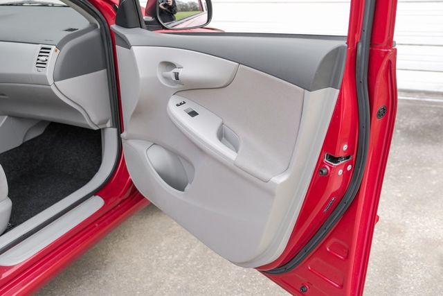 2009 Toyota Corolla LE Power Windows & Locks AUX Tilt/Telescope Wheel 2009 Toyota Corolla LE Power Windows & Locks AUX Tilt/Telescope Wheel