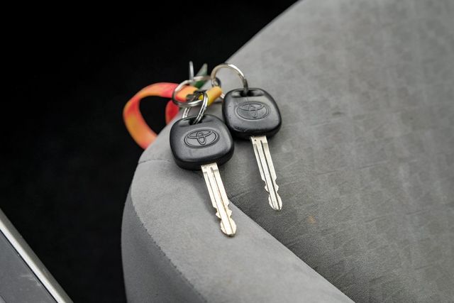 2009 Toyota Corolla LE Power Windows & Locks AUX Tilt/Telescope Wheel 2009 Toyota Corolla LE Power Windows & Locks AUX Tilt/Telescope Wheel