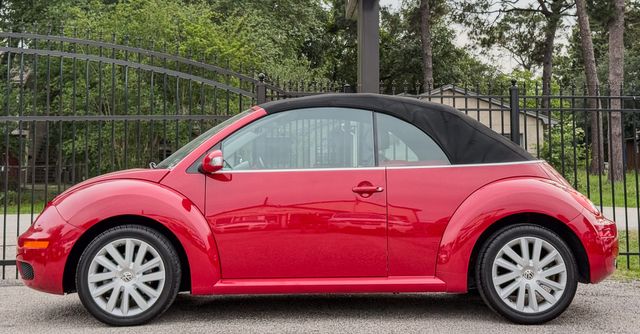 2009 Volkswagen New Beetle Convertible Base