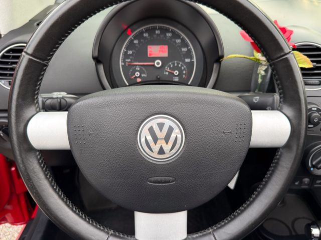 2009 Volkswagen New Beetle Convertible Base