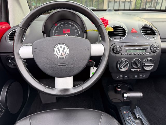 2009 Volkswagen New Beetle Convertible Base