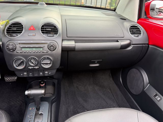 2009 Volkswagen New Beetle Convertible Base