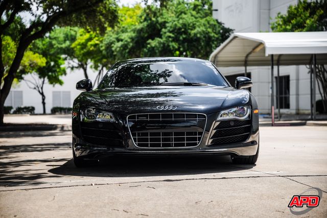 2010 Audi R8 5.2 quattro 2010 Audi R8 5.2 quattro