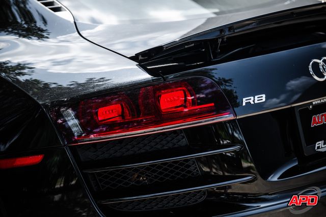 2010 Audi R8 5.2 quattro 2010 Audi R8 5.2 quattro