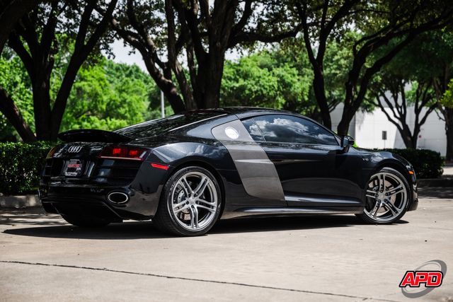 2010 Audi R8 5.2 quattro 2010 Audi R8 5.2 quattro