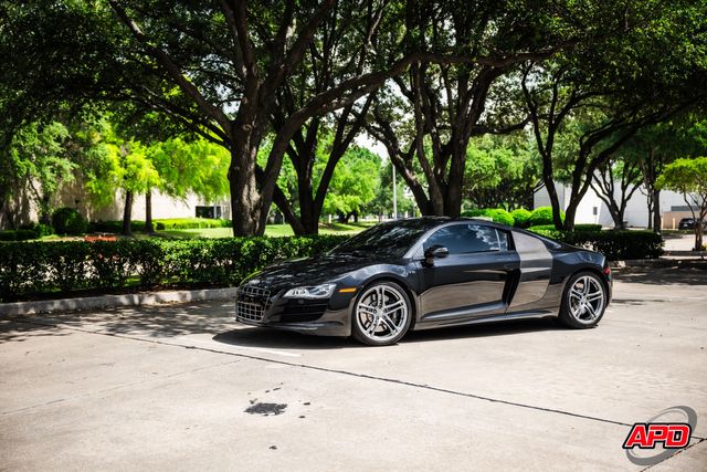 2010 Audi R8 5.2 quattro 2010 Audi R8 5.2 quattro