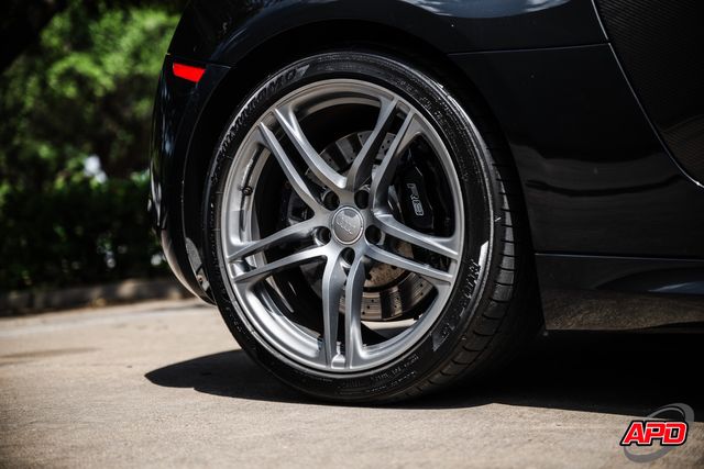 2010 Audi R8 5.2 quattro 2010 Audi R8 5.2 quattro