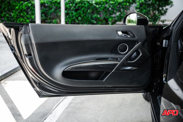 2010 Audi R8 5.2 quattro 2010 Audi R8 5.2 quattro