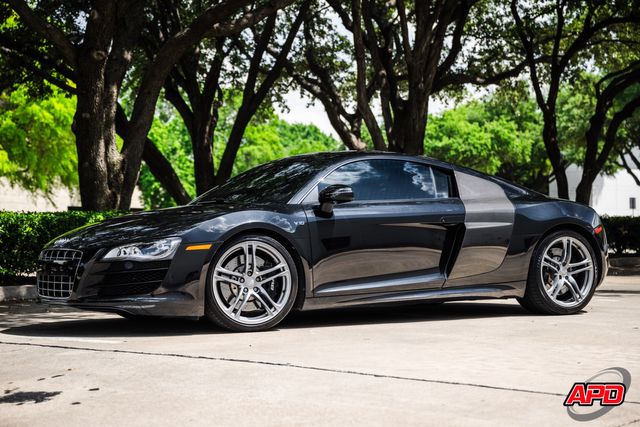 2010 Audi R8 5.2 quattro 2010 Audi R8 5.2 quattro