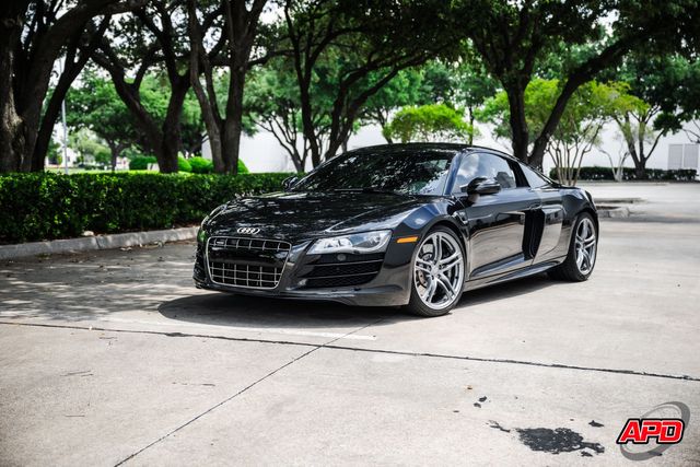 2010 Audi R8 5.2 quattro 2010 Audi R8 5.2 quattro