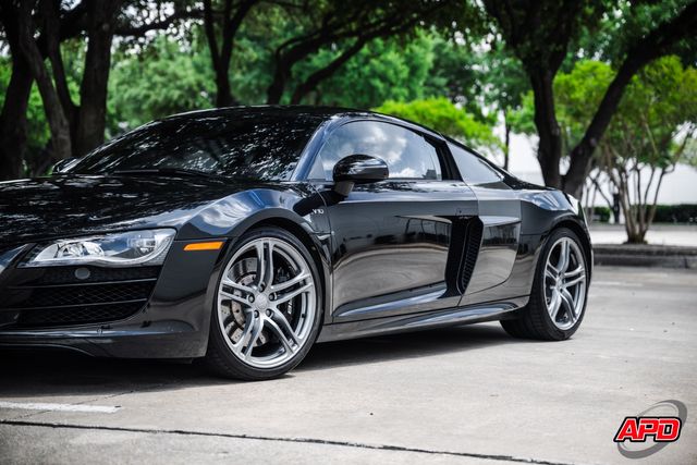 2010 Audi R8 5.2 quattro 2010 Audi R8 5.2 quattro