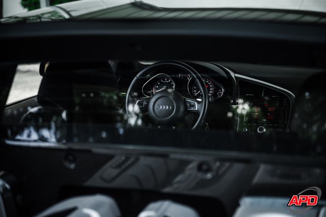 2010 Audi R8 5.2 quattro 2010 Audi R8 5.2 quattro