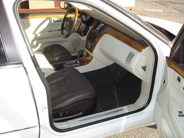 2010 Cadillac DTS Platinum Collection | Charlotte, North Carolina | ADVENTURE VANS 2010 Cadillac DTS Platinum Collection | Charlotte, North Carolina | ADVENTURE VANS