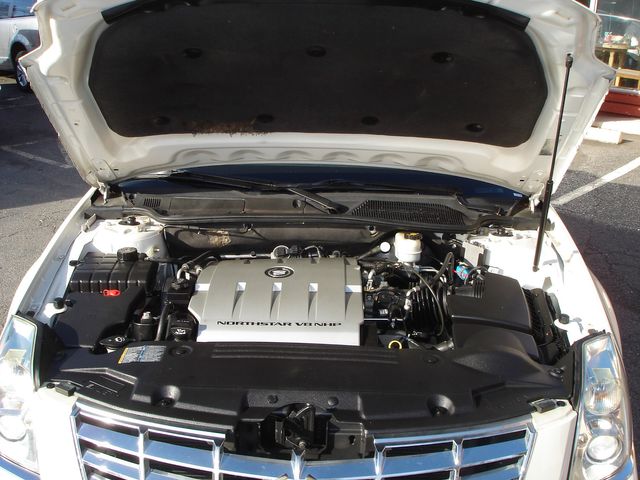 2010 Cadillac DTS Platinum Collection | Charlotte, North Carolina | ADVENTURE VANS