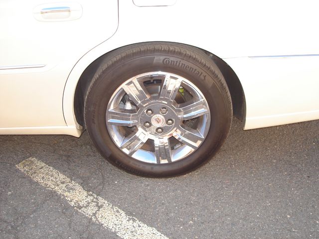 2010 Cadillac DTS Platinum Collection | Charlotte, North Carolina | ADVENTURE VANS 2010 Cadillac DTS Platinum Collection | Charlotte, North Carolina | ADVENTURE VANS