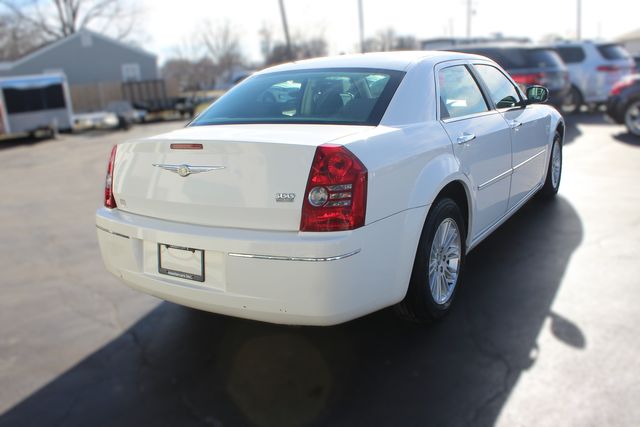 2010 Chrysler 300 Touring | Granite City, Illinois | MasterCars Company Inc. 2010 Chrysler 300 Touring | Granite City, Illinois | MasterCars Company Inc.