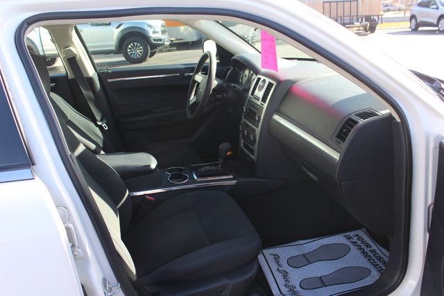 2010 Chrysler 300 Touring | Granite City, Illinois | MasterCars Company Inc. 2010 Chrysler 300 Touring | Granite City, Illinois | MasterCars Company Inc.