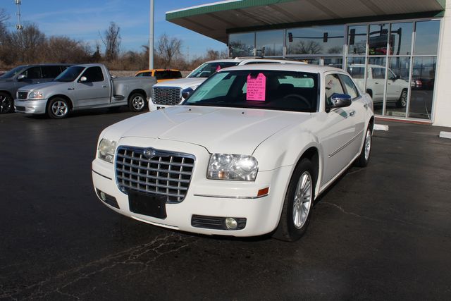 2010 Chrysler 300 Touring | Granite City, Illinois | MasterCars Company Inc. 2010 Chrysler 300 Touring | Granite City, Illinois | MasterCars Company Inc.