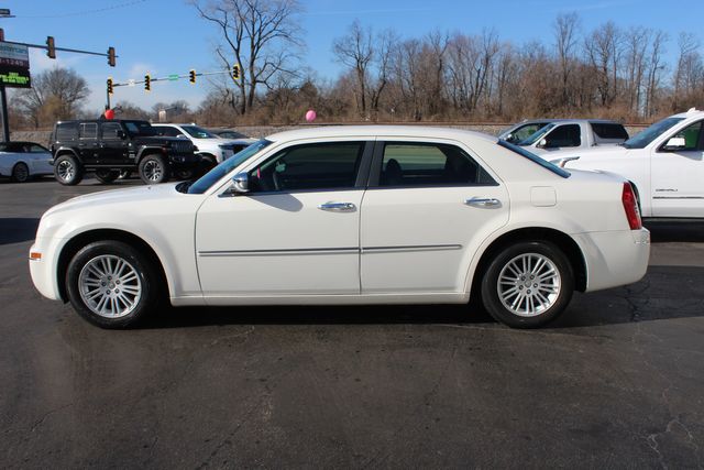 2010 Chrysler 300 Touring | Granite City, Illinois | MasterCars Company Inc. 2010 Chrysler 300 Touring | Granite City, Illinois | MasterCars Company Inc.