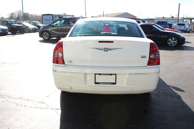 2010 Chrysler 300 Touring | Granite City, Illinois | MasterCars Company Inc. 2010 Chrysler 300 Touring | Granite City, Illinois | MasterCars Company Inc.
