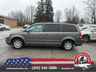 2010 Chrysler Town and Country Touring | Ontario, OH | New Haven Auto Sales