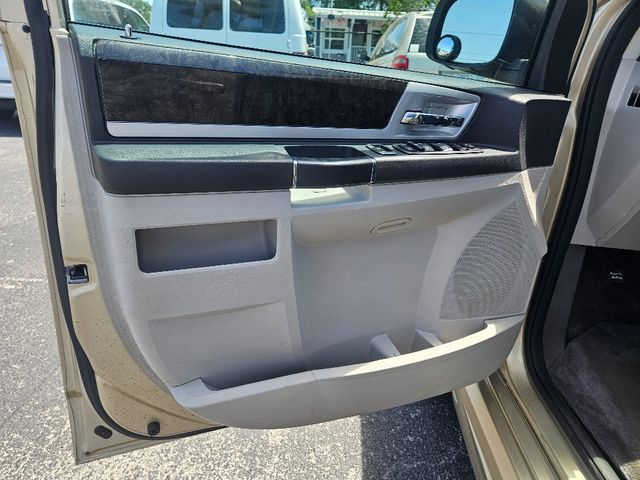 2010 Dodge Grand Caravan SXT Wheelchair Van Ramp Van