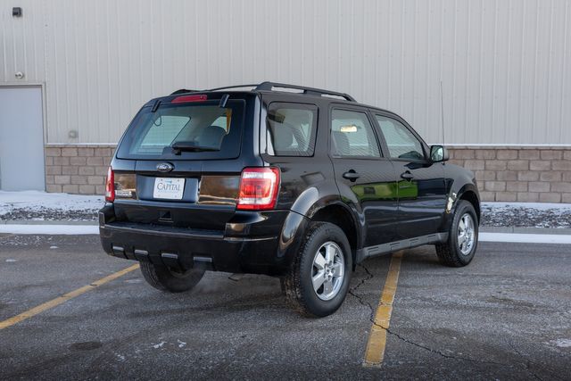 2010 Ford Escape XLS w/ 28 MPG, Cruise Control, Keyless Entry