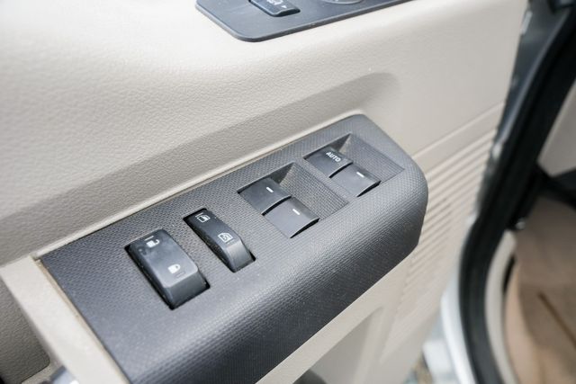 2010 Ford F-250 Super Duty XLT CREW CAB FX4 / CLEAN CARFAX / 6.4L 4X4 DIESEL | Austin, TX | Rocky Mountain Truck Stop Austin