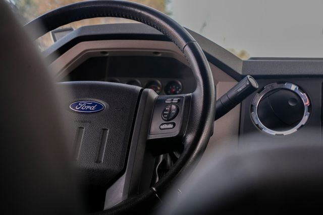 2010 Ford F-250 Super Duty XLT CREW CAB FX4 / CLEAN CARFAX / 6.4L 4X4 DIESEL | Austin, TX | Rocky Mountain Truck Stop Austin