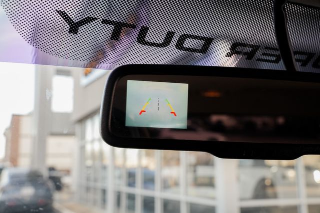 2010 Ford F-250 Super Duty XLT CREW CAB FX4 / CLEAN CARFAX / 6.4L 4X4 DIESEL | Austin, TX | Rocky Mountain Truck Stop Austin