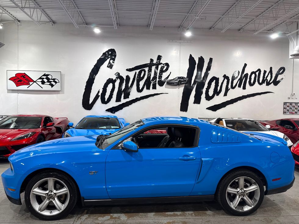 2010 Ford Mustang GT 5-Speed, 401A, Shaker 1000, 19's, 3.73